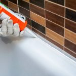 Comment poser une baguette de finition sur du carrelage