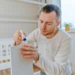 Comment enlever de la colle à bois qui a séché ?