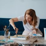 Comment choisir une formation de bricolage à distance adaptée à son niveau ?